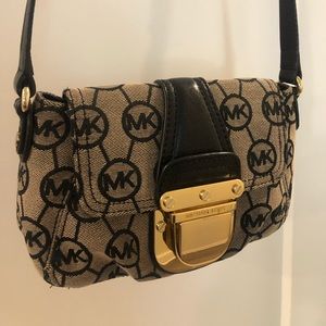 Authentic Michael Kors Black Signature Crossbody